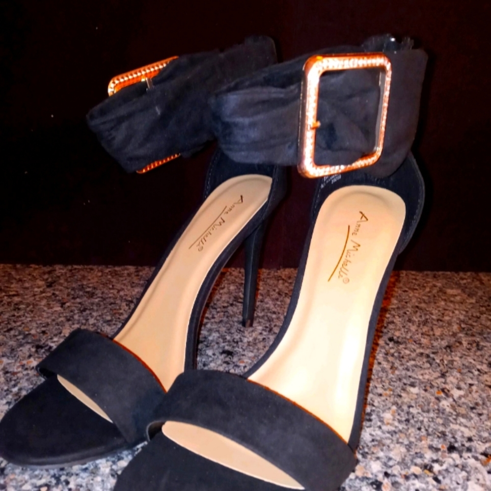 Sexy Black Ankle Strap Heels!